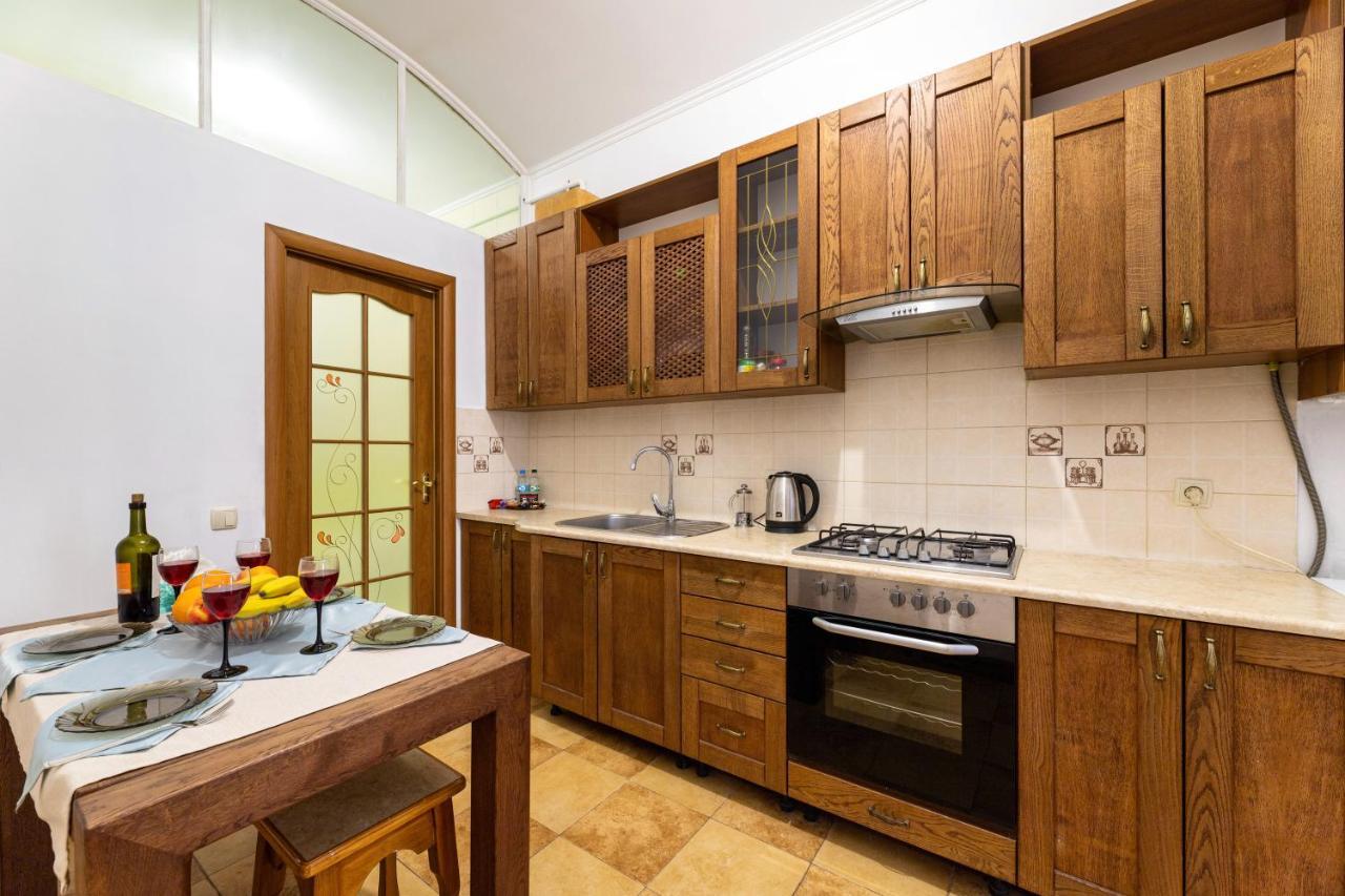 Затишний Відпочинок В Центрі Львова Apartment Ngoại thất bức ảnh