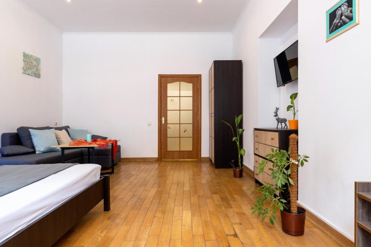 Затишний Відпочинок В Центрі Львова Apartment Ngoại thất bức ảnh